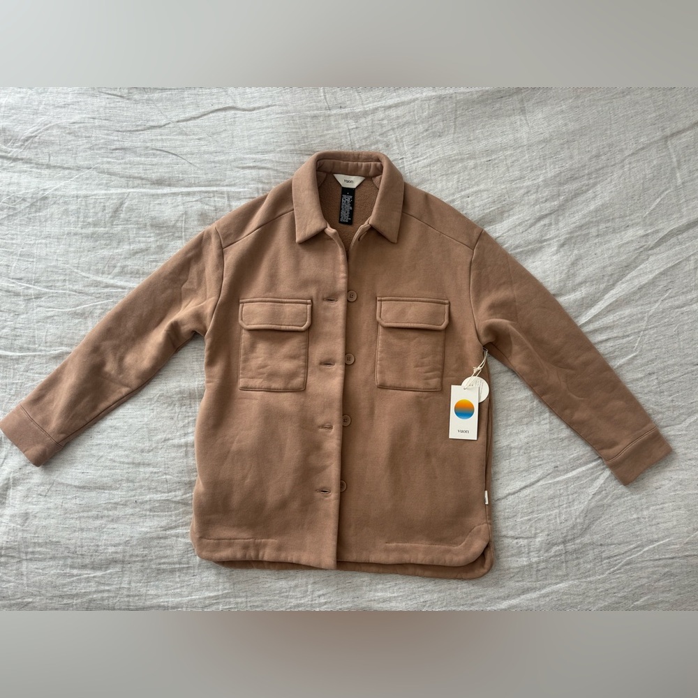 Vuori. Restore Shirt Jacket. Size small. Brown.